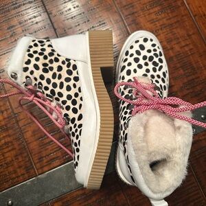 NWOB Vaneli Ankle Boots with Red Laces